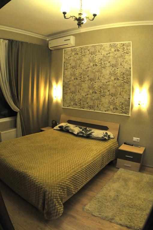 Main Street Apartments คีชีเนา ภายนอก รูปภาพ