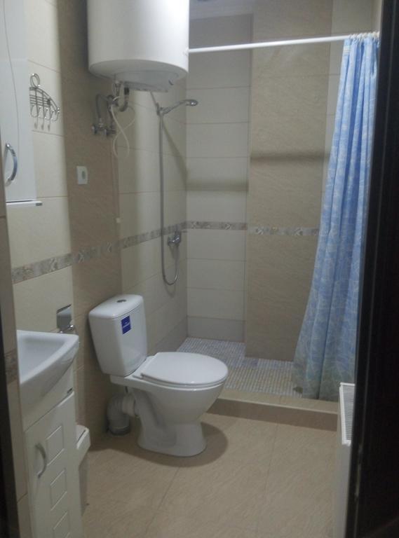 Main Street Apartments คีชีเนา ภายนอก รูปภาพ